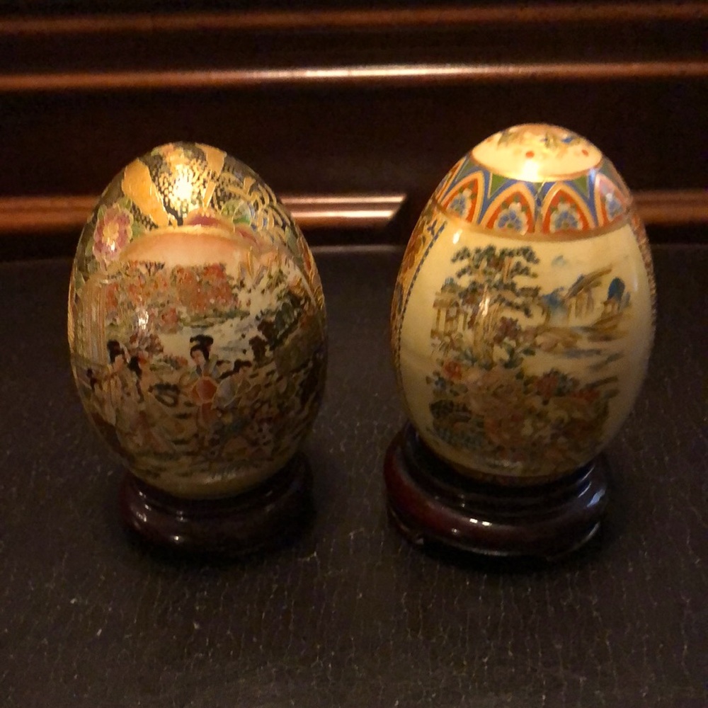 Asian Satsuma collectible eggs w/ wooden stands